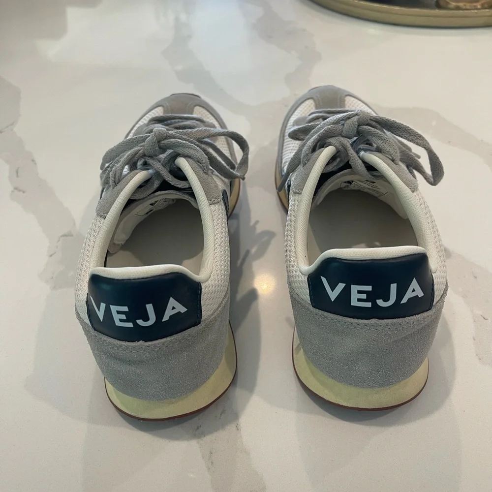 Veja White, Grey, Navy Rio Branca Lace-Up Sneakers - Picture 2 of 6
